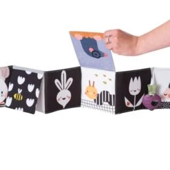 Taf Toys Urban Garden Pram Boekje 9 Taf Toys Urban Garden Pram Boekje -Kinderspeelgoed Taf Toys Urban Garden Pram Boekje 4 ed14