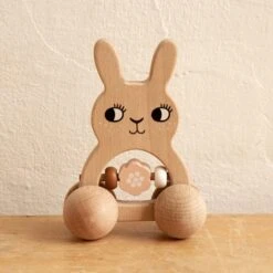 Roommate Bunny Houten Rammelaar -Kinderspeelgoed roommate bunny houten rammelaar 5 2070